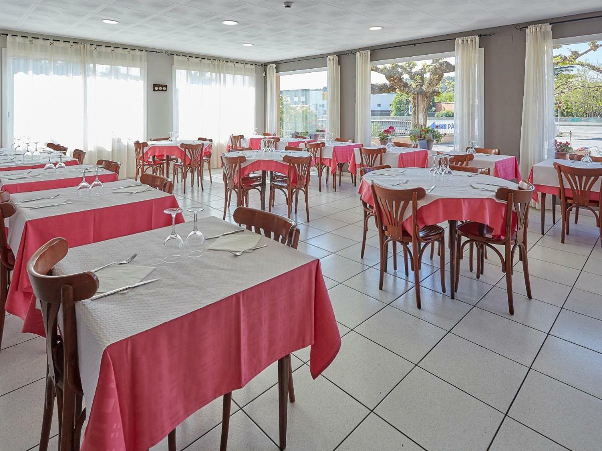 Hostal Mas Ferrer Cornellá de Terri Εξωτερικό φωτογραφία